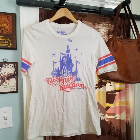 Magic Kingdom Vintage style tee - Picture 4 of 4